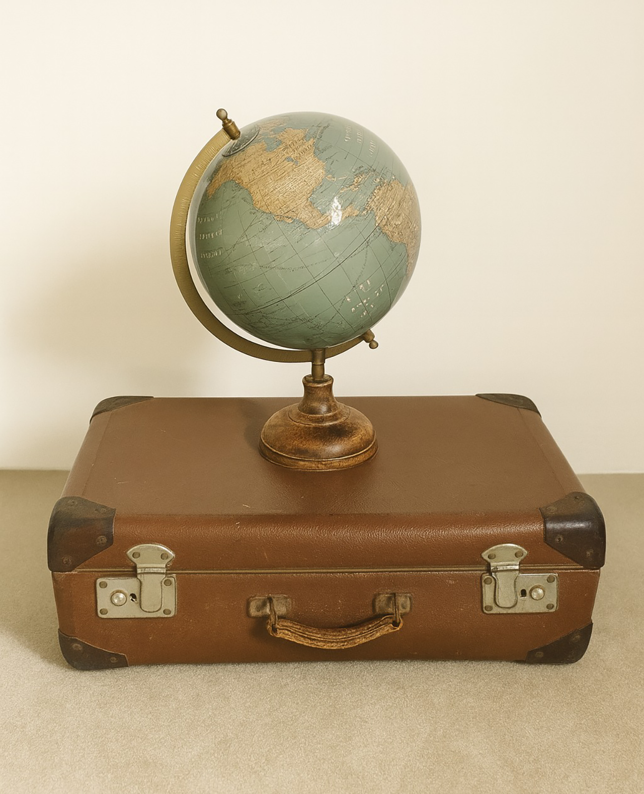 Valise et globe MCA